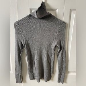 NWOT- Ambiance Apparel Grey ribbed turtleneck sweater. size L